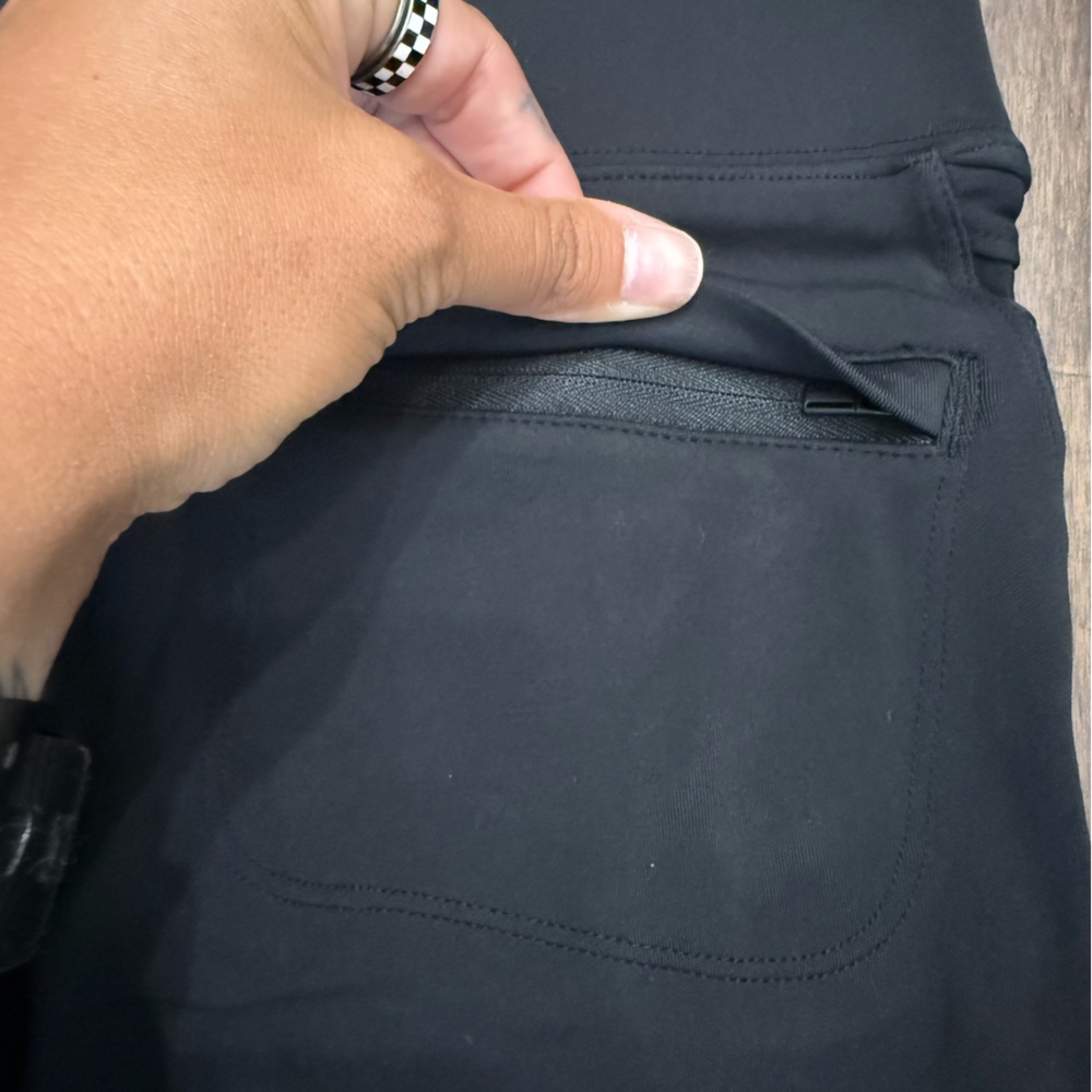 Athleta Women’s Black Leggings with Ribbed Detail - Picture 6 of 6